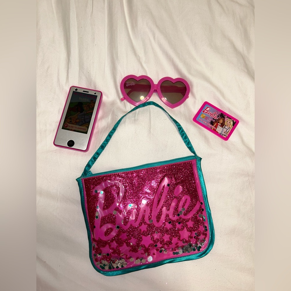 Barbie accessories!